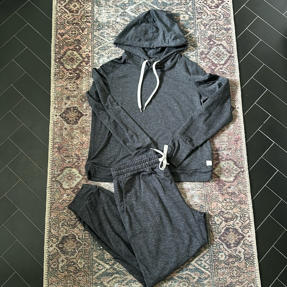 Vuori Performance Hoodie and Joggers Set Charcoal Gray EUC
